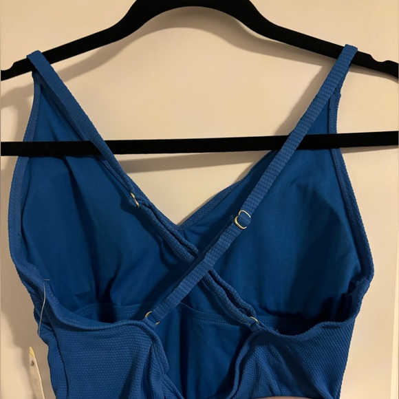 Time and Tru Women's V-Neckline 1-Piece Swimsuit - Size 12 - Picture 4 of 11